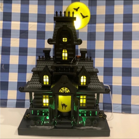 Target Hyde & Eek Animated Haunted Mansion - Picture 4 of 8